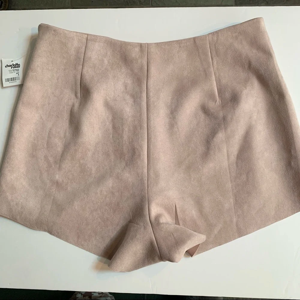 Charlotte Russe stretchy faux suede beige blush skort Size Large